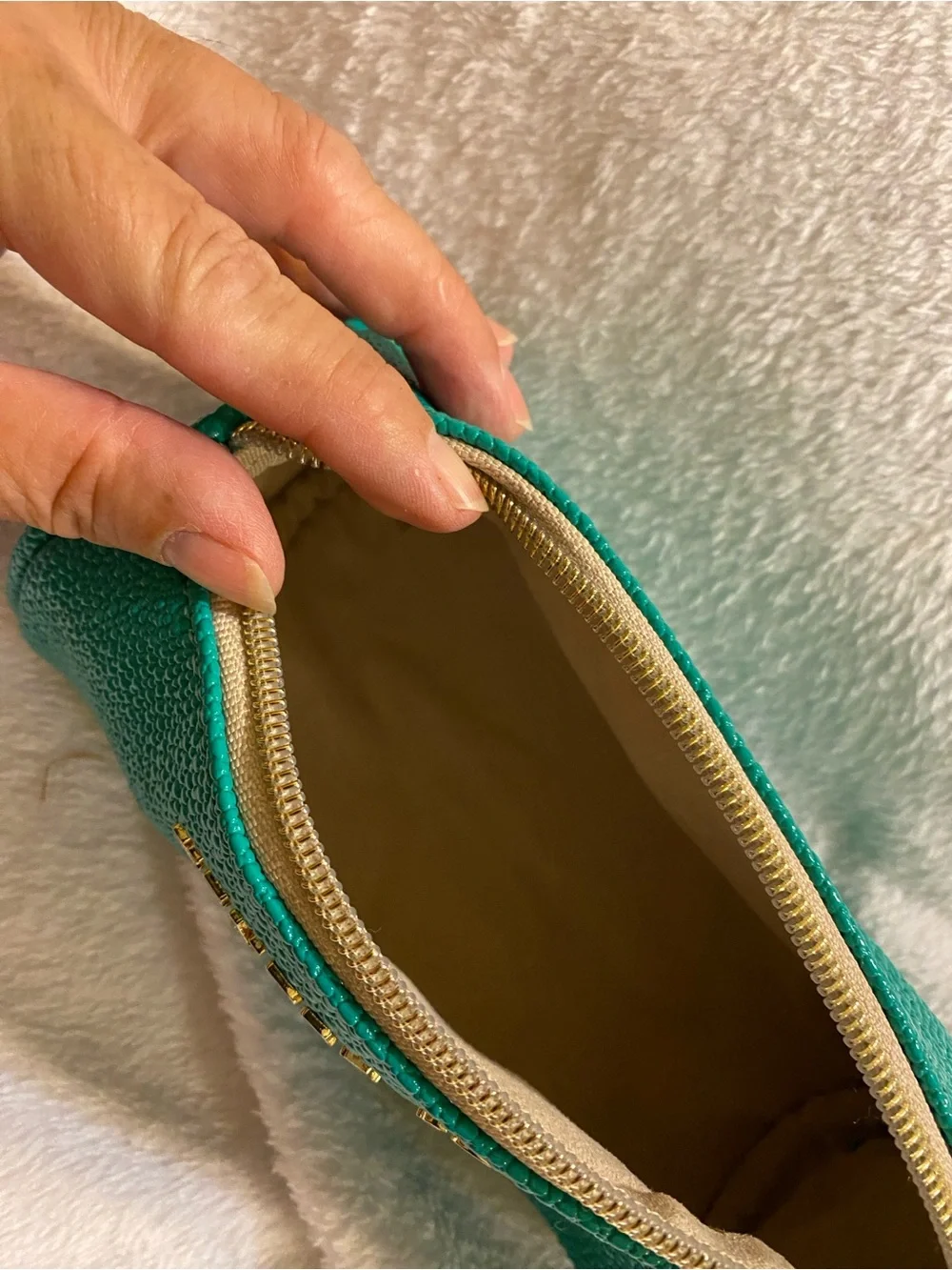 Kendra Scott Teal Pebbled Leather Cosmetic Pouch with Gold Hardware
